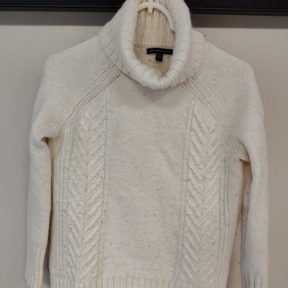 Ladies Sweater - American Eagle Outfitters - Needs Pilling Removed - Size Small - Picture 1 of 5